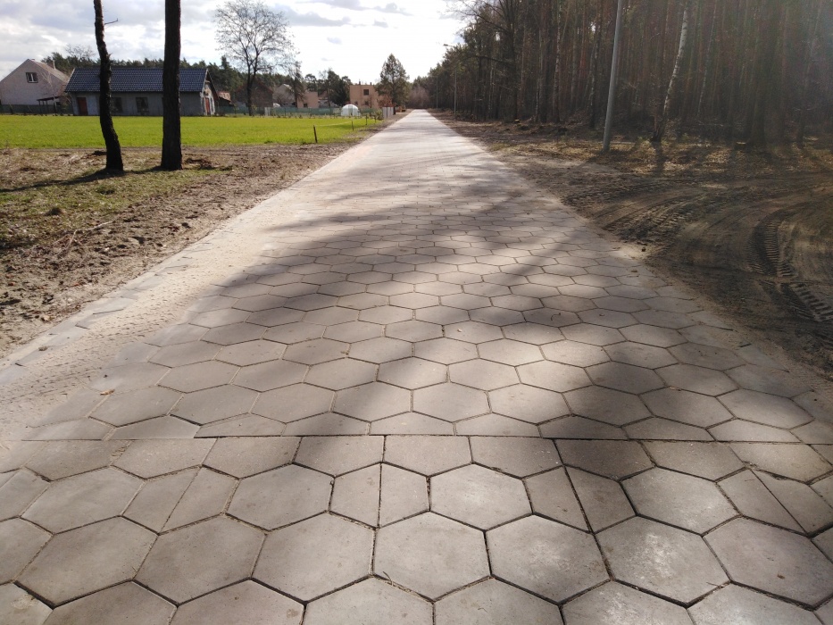 Przebudowa „drogi pod lasem” w Sowach